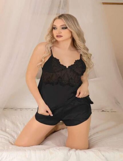 Aria's Closet Siyah Dantel İşlemeli İnce Askılı Saten Şortlu Takım