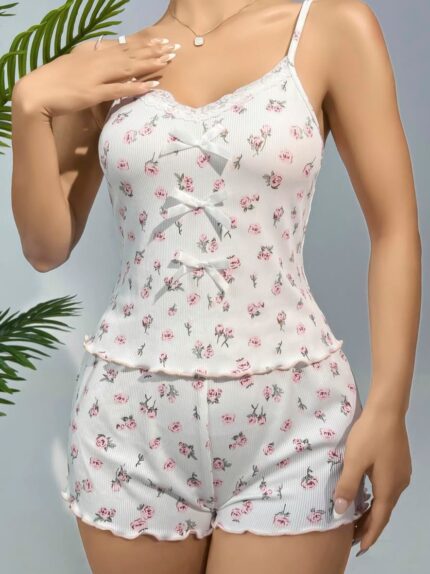 Aria's Closet Pamuklu Beyaz Üstüne Çiçek Desen Fitilli Askılı Şortlu Pijama Takımı
