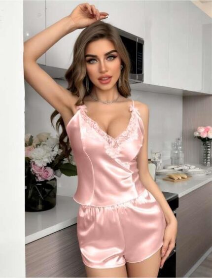 Aria's Closet Pembe Dantel İşlemeli İnce Askılı Saten Şortlu Takım